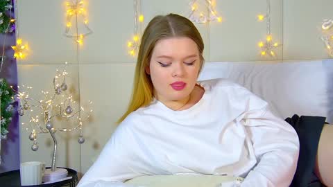 Crystal online show from December 2024 03:33:02 PM