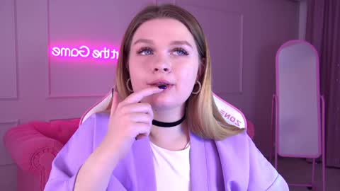 Crystal online show from January 2025 03:40:01 PM