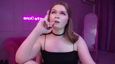 Crystal online show from February 2025 05:25:02 PM