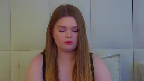 Snapshot of crystallyons chatting on March 2026 07:38:01 AM Crystal online show from March 2026 07:38:01 AM