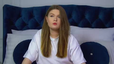 Snapshot of crystallyons chatting on March 2026 06:01:01 PM Crystal online show from March 2026 06:01:01 PM