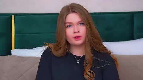 Snapshot of crystallyons chatting on July 2026 06:30:01 AM Crystal online show from July 2026 06:30:01 AM