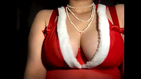 crystalyn777 online show from December 2025 02:15:01 PM