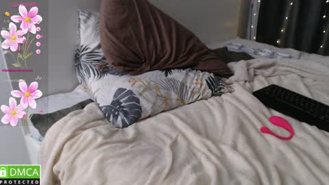 Lia online show from February 2025 03:01:01 AM