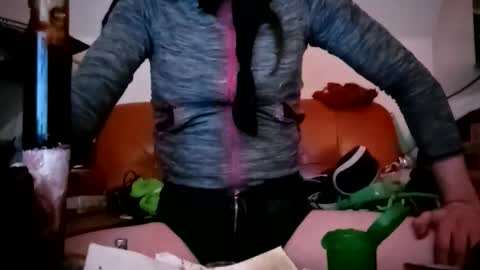 crystelweed online show from November 2025 12:32:01 AM