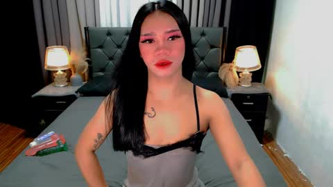Snapshot of crytastal_lust1212 chatting on June 2026 09:48:02 AM bea takashi online show from June 2026 09:48:02 AM