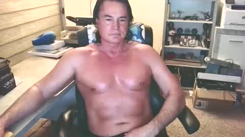 Snapshot of cucuforcocopuffs chatting on April 2026 04:32:01 AM Yup... kinda old but Stop in and say hello online show from April 2026 04:32:01 AM