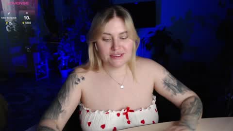 Snapshot of cuddlieschris chatting on December 2024 03:02:02 AM Chris online show from December 2024 03:02:02 AM