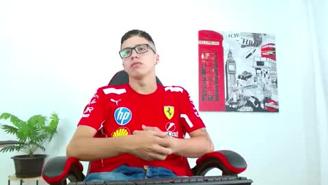 Snapshot of cumandres chatting on September 2025 01:44:02 PM cumandres online show from September 2025 01:44:02 PM