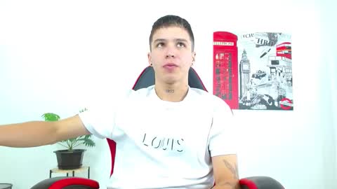 Snapshot of cumandres chatting on September 2025 02:32:01 PM cumandres online show from September 2025 02:32:01 PM