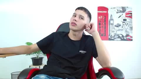 Snapshot of cumandres chatting on October 2025 02:14:02 PM cumandres online show from October 2025 02:14:02 PM