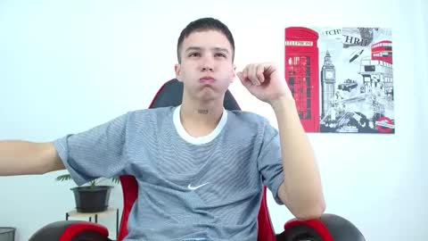 Snapshot of cumandres chatting on October 2025 02:07:01 PM cumandres online show from October 2025 02:07:01 PM