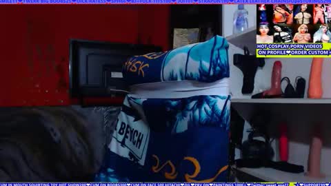 Snapshot of cuminmenowbby chatting on April 2026 06:31:02 PM cuminmenowbby online show from April 2026 06:31:02 PM