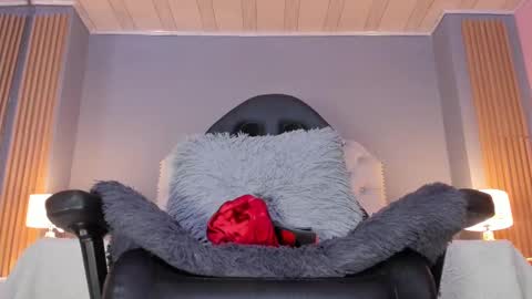 Cumming Loving online show from September 2025 08:19:01 PM