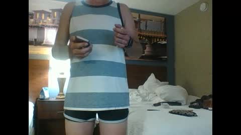 Snapshot of cumslutboi27 chatting on February 2025 07:36:02 AM cumslutboi27 online show from February 2025 07:36:02 AM