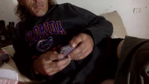 Snapshot of cumslutboi27 chatting on March 2025 04:06:02 PM cumslutboi27 online show from March 2025 04:06:02 PM