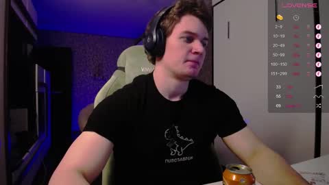 Snapshot of cumzan_ chatting on February 2025 06:37:01 PM Tarzan online show from February 2025 06:37:01 PM