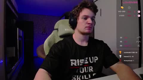 Snapshot of cumzan_ chatting on March 2025 09:13:02 PM Tarzan online show from March 2025 09:13:02 PM