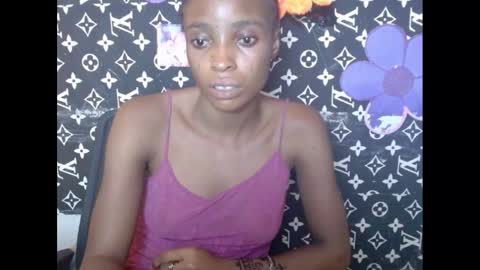 Snapshot of cupidxdoll chatting on March 2025 12:10:02 AM cupidxdoll online show from March 2025 12:10:02 AM