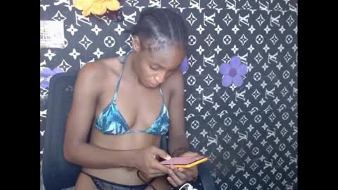 Snapshot of cupidxdoll chatting on March 2025 06:17:02 AM cupidxdoll online show from March 2025 06:17:02 AM