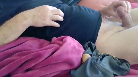 Snapshot of curiosthings chatting on October 2025 07:51:01 AM curiosthings online show from October 2025 07:51:01 AM