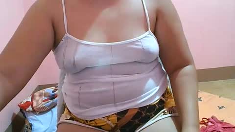 Snapshot of curious_girl247 chatting on June 2026 10:05:02 PM curious_girl247 online show from June 2026 10:05:02 PM