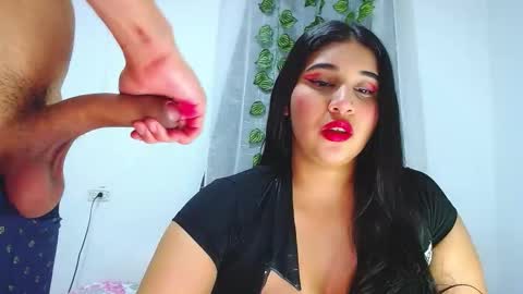 Snapshot of curiuscouplehot chatting on November 2025 10:31:01 PM Pablo and emma online show from November 2025 10:31:01 PM