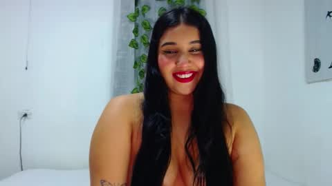 Snapshot of curiuscouplehot chatting on November 2025 10:40:02 AM Pablo and emma online show from November 2025 10:40:02 AM