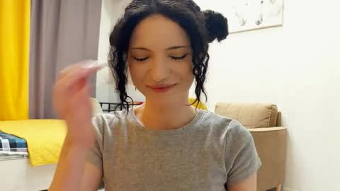 Kira online show from May 2026 11:31:01 PM