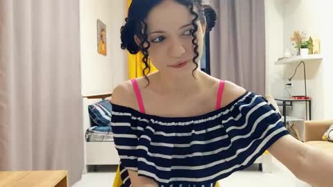 Kira online show from May 2026 11:32:02 PM