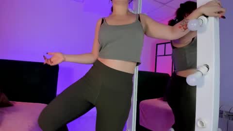 Snapshot of curly_vixen chatting on September 2025 06:37:01 AM Vixen Please click followww 3333 online show from September 2025 06:37:01 AM