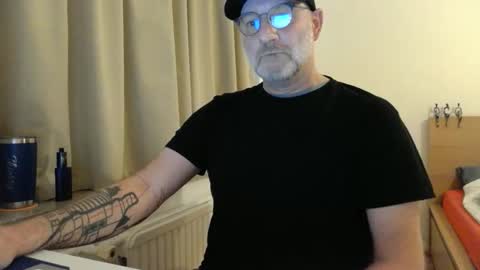 Curman85 online show from February 2026 11:56:01 PM