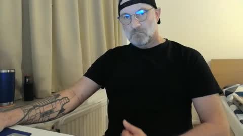 Curman85 online show from April 2026 10:44:02 PM