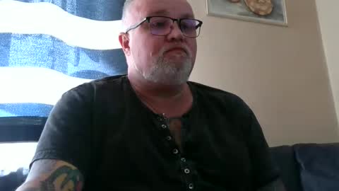 Snapshot of curtus14 chatting on April 2026 09:46:02 AM curtus14 online show from April 2026 09:46:02 AM