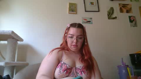 Snapshot of curvycate127 chatting on November 2025 06:30:01 PM Cate online show from November 2025 06:30:01 PM