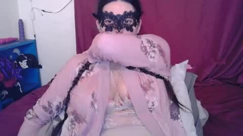 Snapshot of curvygamerceline chatting on April 2026 07:19:02 PM Celine Fawe online show from April 2026 07:19:02 PM