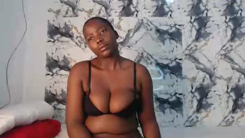 Snapshot of curvyj255 chatting on June 2026 08:33:01 PM curvyj255 online show from June 2026 08:33:01 PM