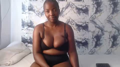 Snapshot of curvyj255 chatting on July 2026 08:21:01 AM curvyj255 online show from July 2026 08:21:01 AM