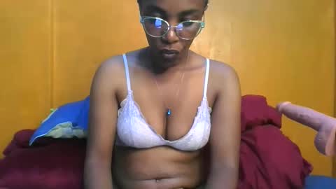 curvylyin online show from February 2026 11:17:01 AM