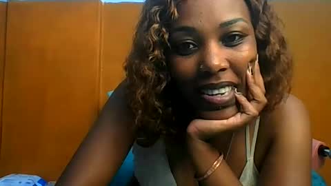 Snapshot of curvylyin chatting on May 2026 01:27:02 PM curvylyin online show from May 2026 01:27:02 PM
