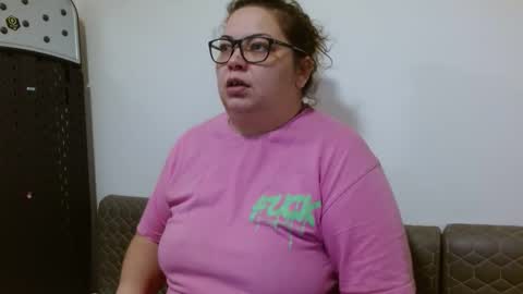 Snapshot of curvymomylore chatting on March 2026 11:23:01 PM Lore online show from March 2026 11:23:01 PM