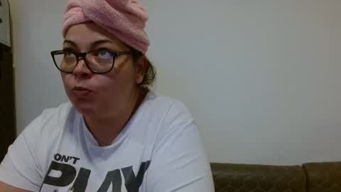 Snapshot of curvymomylore chatting on March 2026 12:50:02 AM Lore online show from March 2026 12:50:02 AM