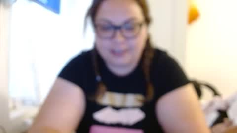 Snapshot of curvymomylore chatting on April 2026 02:22:02 PM Lore online show from April 2026 02:22:02 PM