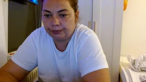 Snapshot of curvymomylore chatting on June 2026 09:28:02 PM Lore online show from June 2026 09:28:02 PM