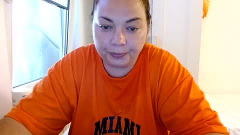 Snapshot of curvymomylore chatting on June 2026 11:24:02 AM Lore online show from June 2026 11:24:02 AM