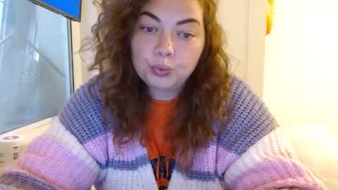 Snapshot of curvymomylore chatting on June 2026 07:36:01 AM Lore online show from June 2026 07:36:01 AM