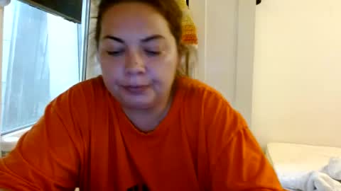 Snapshot of curvymomylore chatting on June 2026 02:39:02 PM Lore online show from June 2026 02:39:02 PM