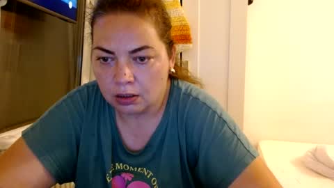 Snapshot of curvymomylore chatting on June 2026 08:10:01 PM Lore online show from June 2026 08:10:01 PM