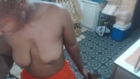 curvypear76x online show from January 2025 05:40:01 PM