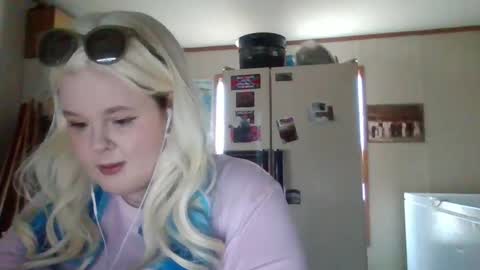 Snapshot of curvyplayday chatting on March 2025 04:17:01 PM dahlia -kim online show from March 2025 04:17:01 PM
